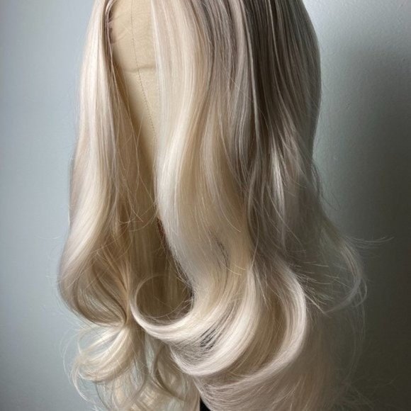 Blonde Lace Front Wig - Picture 4 of 10
